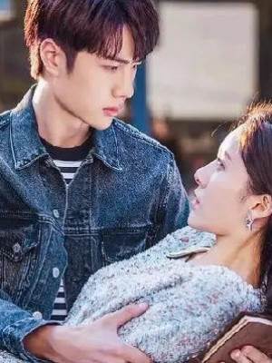 穿成電競男主的前女友