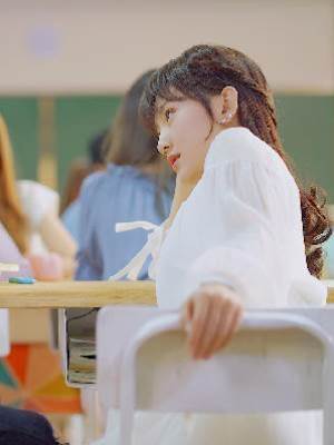 穿成校草家的兔子