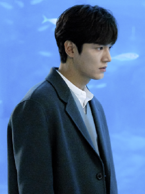 被虎鯨圈養的日子