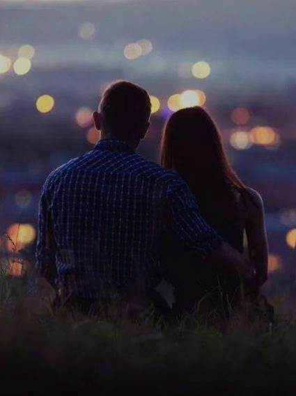 終于補上了吻。