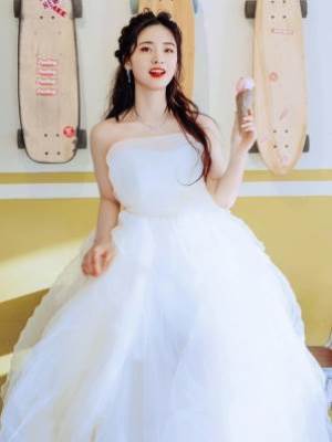 穿書后我憑借沙雕拿下商業大佬