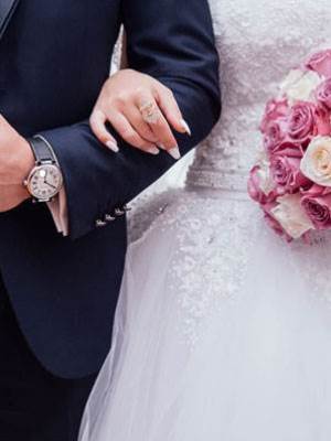 你能否接受你女朋友/老婆有一個較為親密的異性朋友？網友的回答亮了