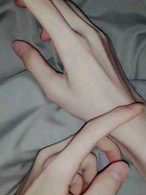 弟弟的粉紅指尖